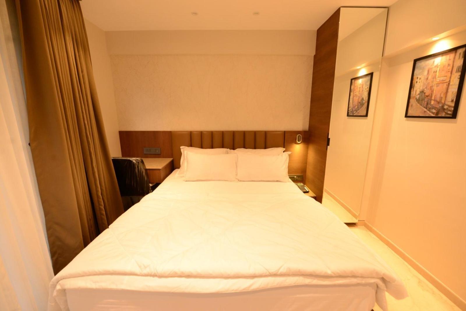 Hotel Anupam Residency Bombay Eksteriør billede